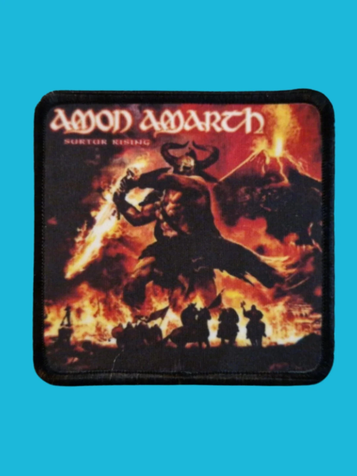 Patch Amon Amarth - Surtur Rising - Imprimé - Carré de 7,5 x 7,5 centimètres